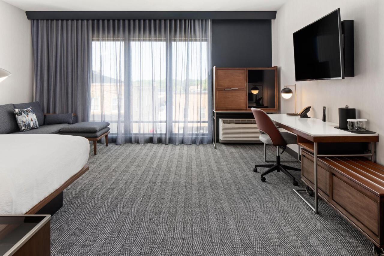 Courtyard By Marriott Owatonna Downtown Hotel Екстериор снимка