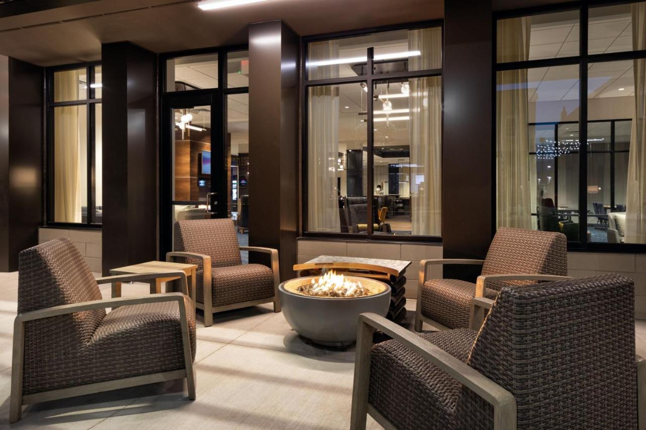 Courtyard By Marriott Owatonna Downtown Hotel Екстериор снимка