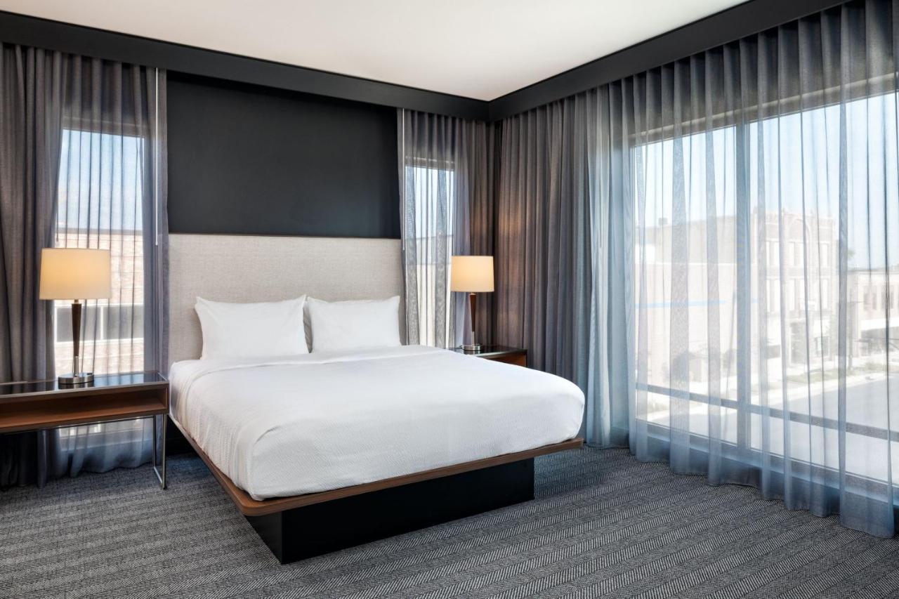 Courtyard By Marriott Owatonna Downtown Hotel Екстериор снимка