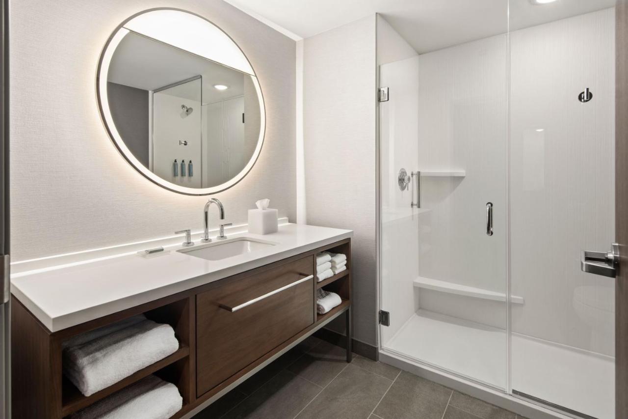 Courtyard By Marriott Owatonna Downtown Hotel Екстериор снимка
