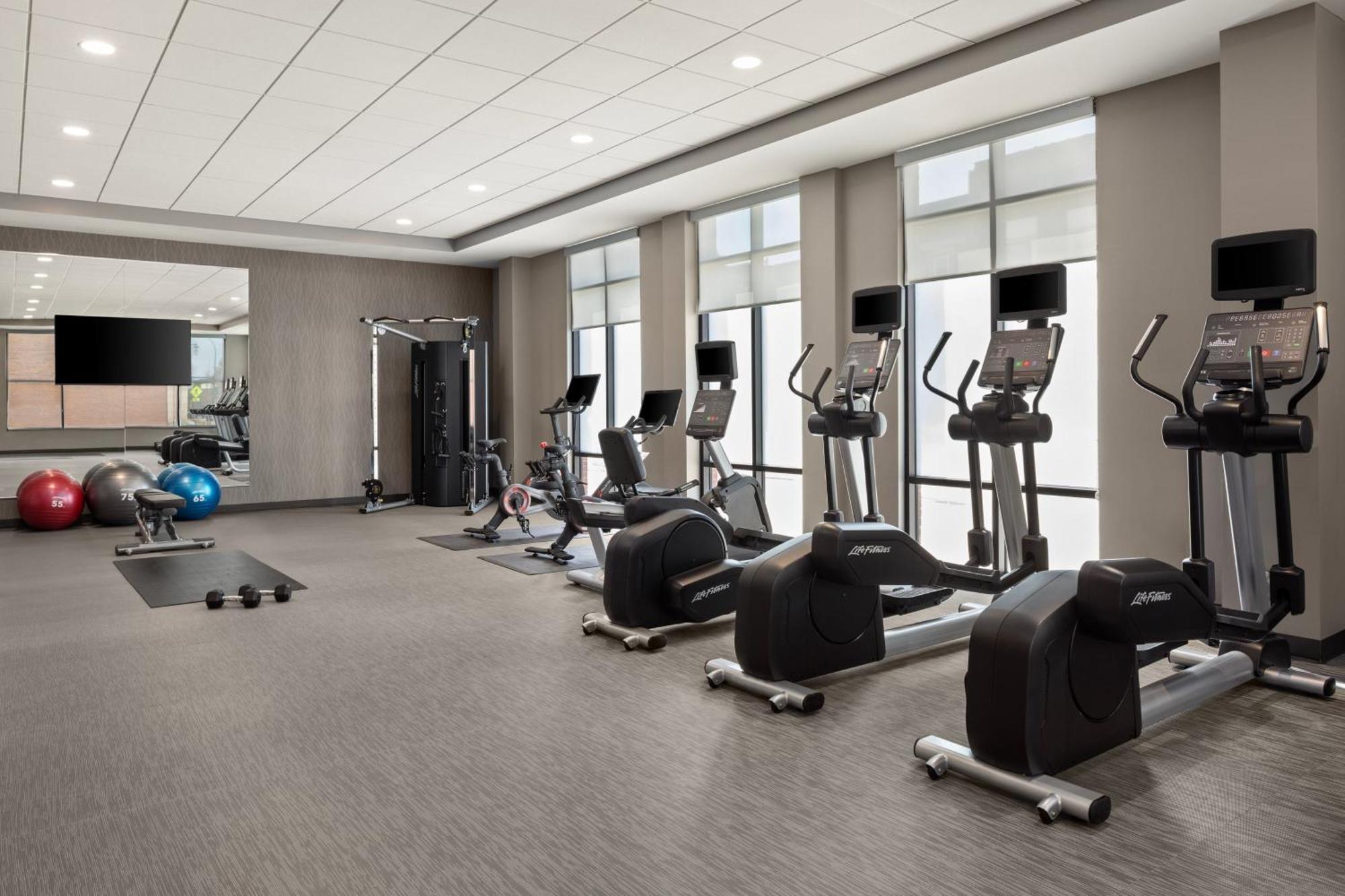 Courtyard By Marriott Owatonna Downtown Hotel Екстериор снимка